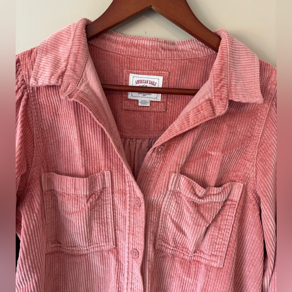 American Eagle Pink Corduroy Button Up Shirt Size Medium